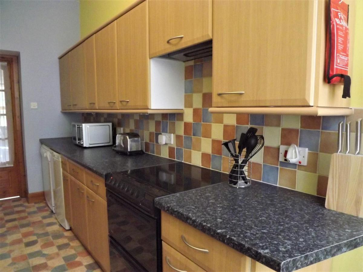 Bed and Breakfast Sydney House Кромарти Экстерьер фото